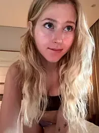 LunaRase stripchat stream image, 28.12.2025 05:10