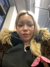 babydolll stripchat stream image