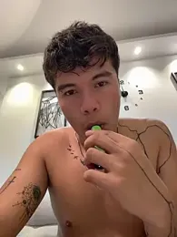 Logan_smith1 stripchat stream image