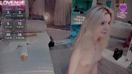 Careful_i_bite stripchat stream image