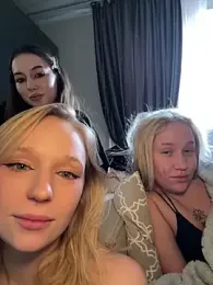 RollDolls stripchat stream image