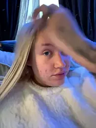 RollDolls stripchat stream image