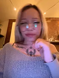 babydolll stripchat stream image