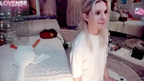 Careful_i_bite stripchat stream image