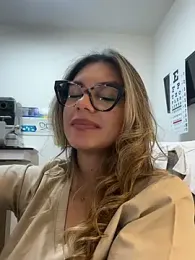 alicee16 stripchat stream image