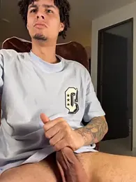 bigryann23 stripchat stream image