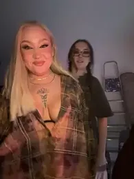 RollDolls stripchat stream image