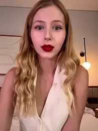 LunaRase stripchat stream image, 16.01.2026 04:40