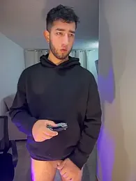 liam_bronw stripchat stream image, 18.01.2026 07:50