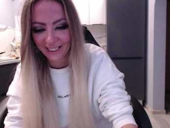 blondalina bongacams stream image