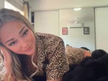 luvlivvyy chaturbate stream image