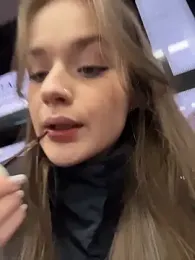 KittyQueeny stripchat stream image