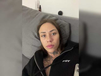 IRAONIC bongacams stream image