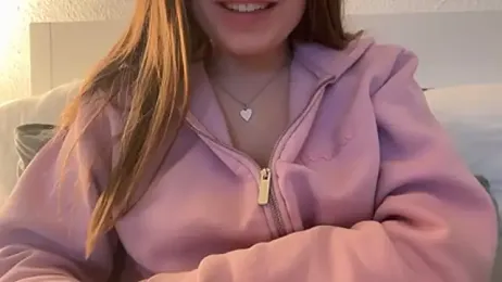 Lucyschickt stripchat stream image