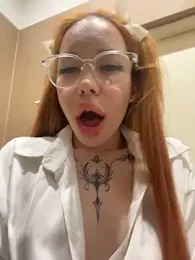 babydolll stripchat stream image