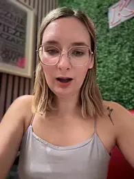 The_Snowwhitee stripchat stream image