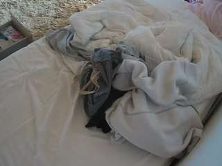 voyeurcam-julmodels-whitebed-4 camsoda stream image