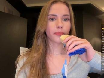 VikkiExtraCheese bongacams stream image