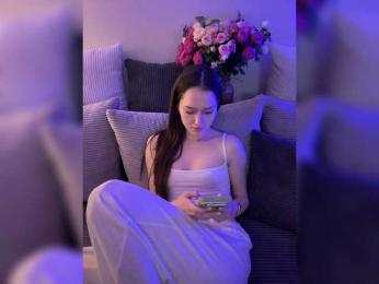 whiteTEA bongacams stream image