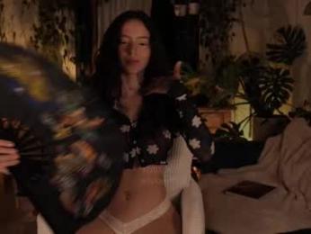 effylowell_ chaturbate stream image, 18.03.2026 01:30