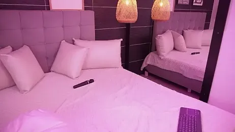 BellaLatinaTS stripchat stream image, 27.03.2026 23:00