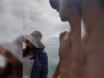 Alex80-201 bongacams stream image