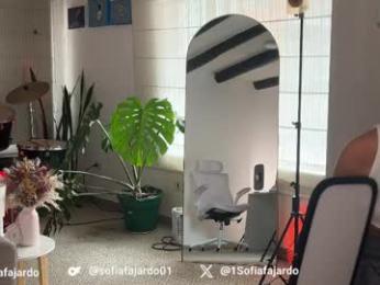 sweet_littleee chaturbate stream image, 08.04.2026 16:40