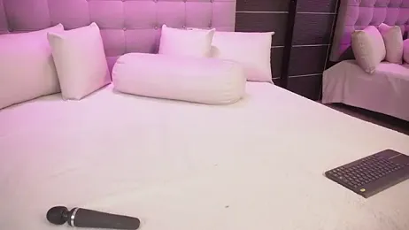 BellaLatinaTS stripchat stream image, 08.04.2026 23:00