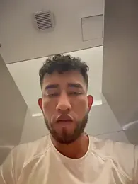 liam_bronw stripchat stream image, 30.04.2026 18:00