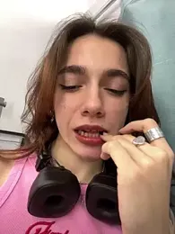 Lily__Belle stripchat stream image