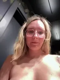 The_Snowwhitee stripchat stream image