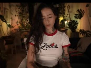 effylowell_ chaturbate stream image, 09.05.2026 01:10