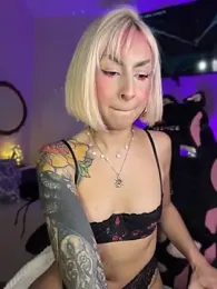 Cinamoonn stripchat stream image, 14.05.2026 00:30