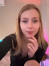 LunaRase stripchat stream image, 18.05.2026 08:20