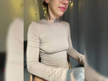 IRAONIC bongacams stream image