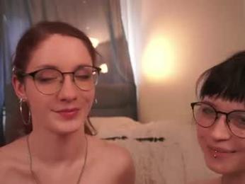 little_poetry chaturbate stream image, 05.07.2026 20:00