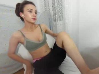 ehotlovea chaturbate stream image, 14.07.2026 06:00