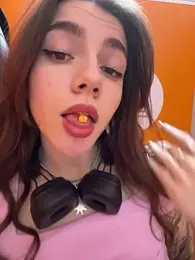 Lily__Belle stripchat stream image