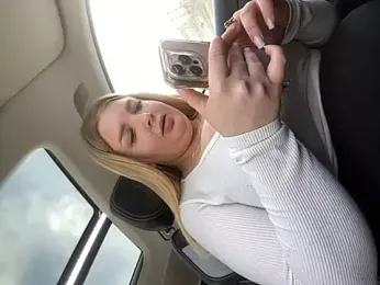 OdriOlsens stripchat stream image