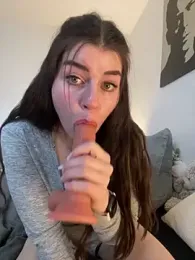 EllyNora stripchat stream image