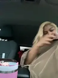 BigFineSelena stripchat stream image