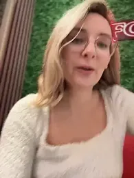 The_Snowwhitee stripchat stream image