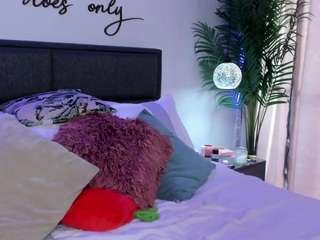 mollywhite camsoda stream image