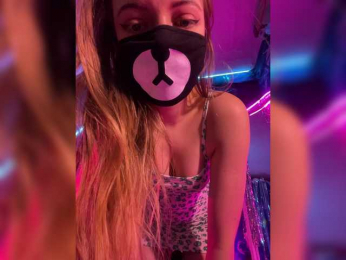 -Summer- bongacams stream image