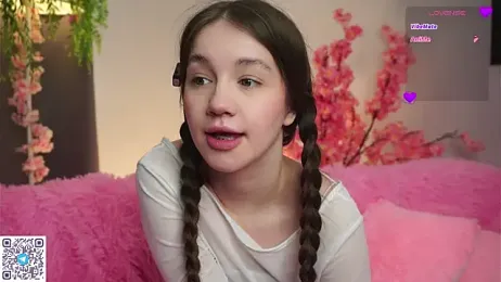 AmiLewis stripchat stream image