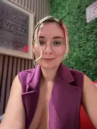 The_Snowwhitee stripchat stream image