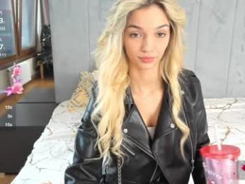 sassyt33n chaturbate stream image