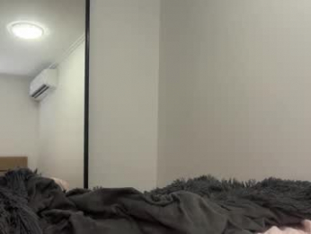 luvlivvyy chaturbate stream image