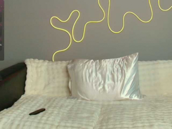 Tiiina bongacams stream image