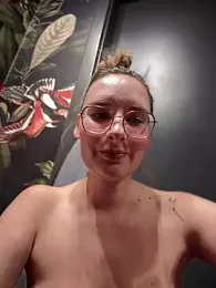 The_Snowwhitee stripchat stream image